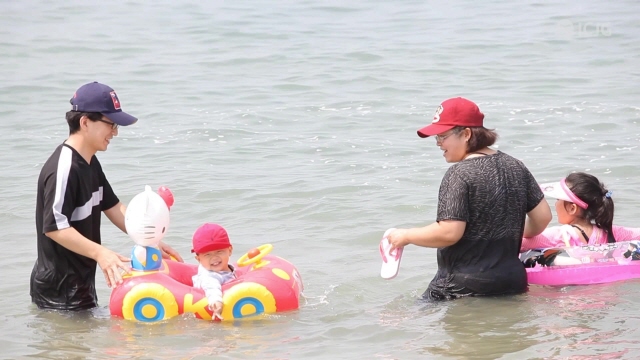 가족과의 여유로운 휴가 왕산해수욕장